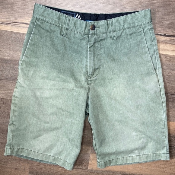Volcom Boys Faded Army Green Fricken Chino Flat Front Pocket Shorts Size 28W - Picture 1 of 9